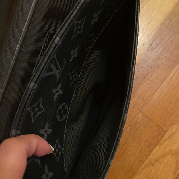 District PM Louis Vuitton Monogram bag - Picture 4 of 7
